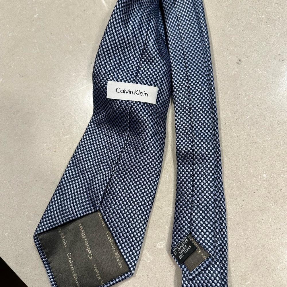 Calvin Klein Men’s Tie - Picture 2 of 3